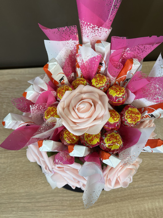 Flowerbox ze Słodyczy Kosz Prezentowy Box Zestaw Prezent na Każdą Okazję