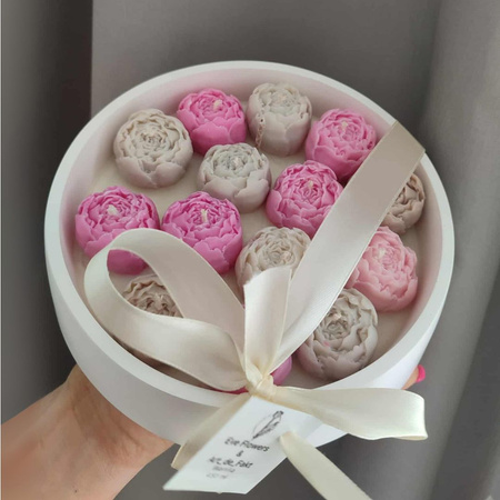 Misa sojowa 500 ml – świeca zapachowa Coco Chanel z kwiatami w gipsowym pojemniku